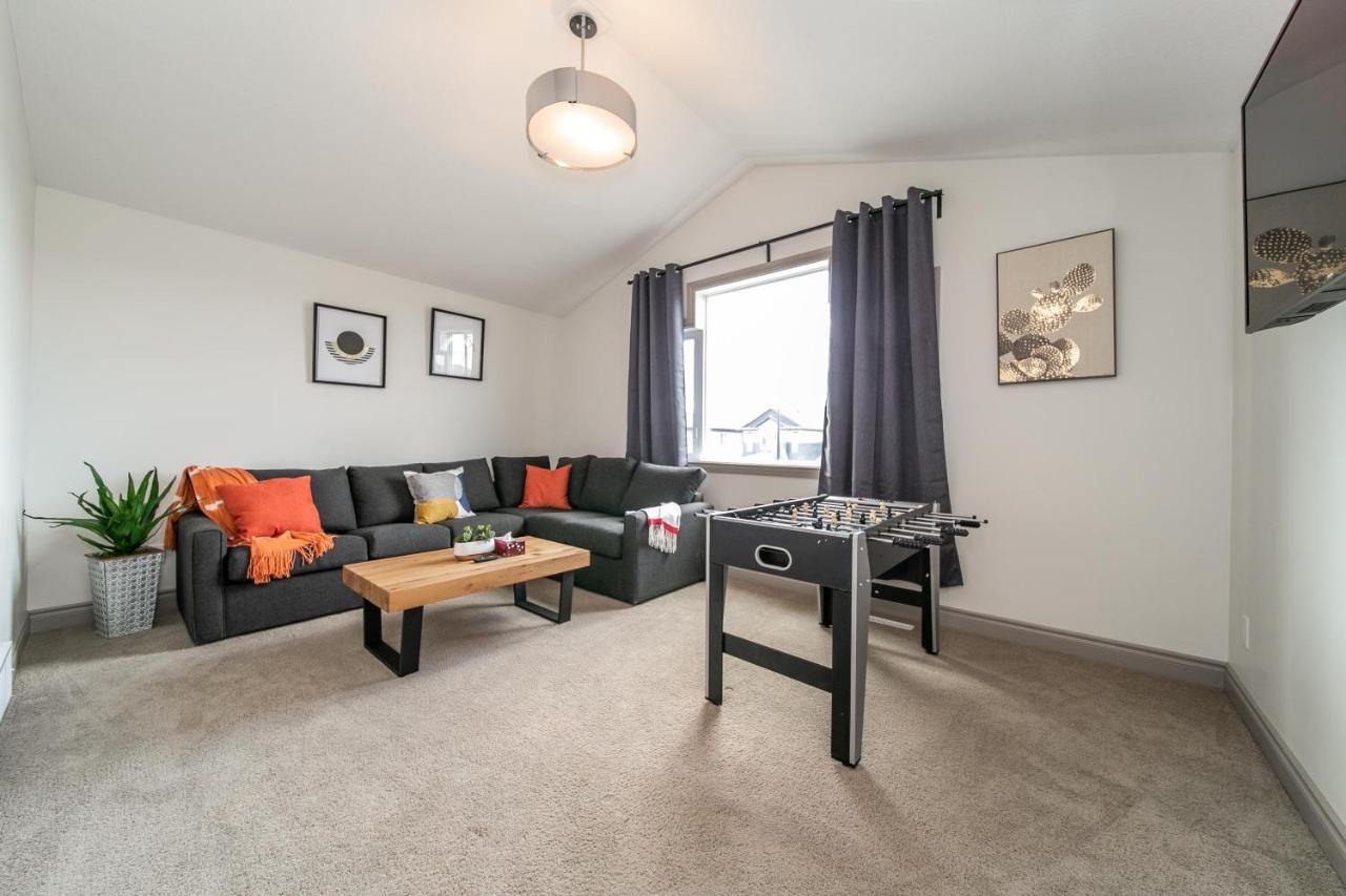 Holiday home Lakeview Luxury: Lakeside Retreat With King Beds & Entertainment *