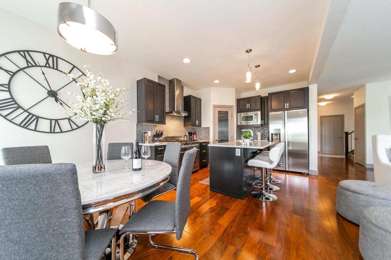 Holiday home Lakeview Luxury: Lakeside Retreat With King Beds & Entertainment